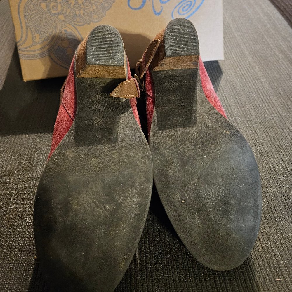 Naughty Monkey Cuthbert ankle boots red suede 8.5M - Picture 7 of 7